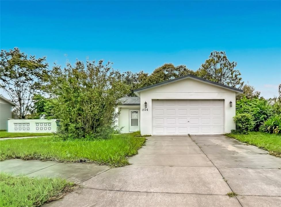 For Rent: $2,100 (5 beds, 3 baths, 1484 Square Feet)