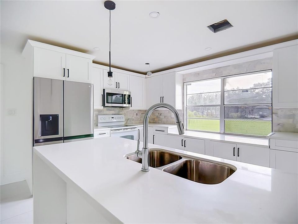 For Rent: $2,100 (5 beds, 3 baths, 1484 Square Feet)