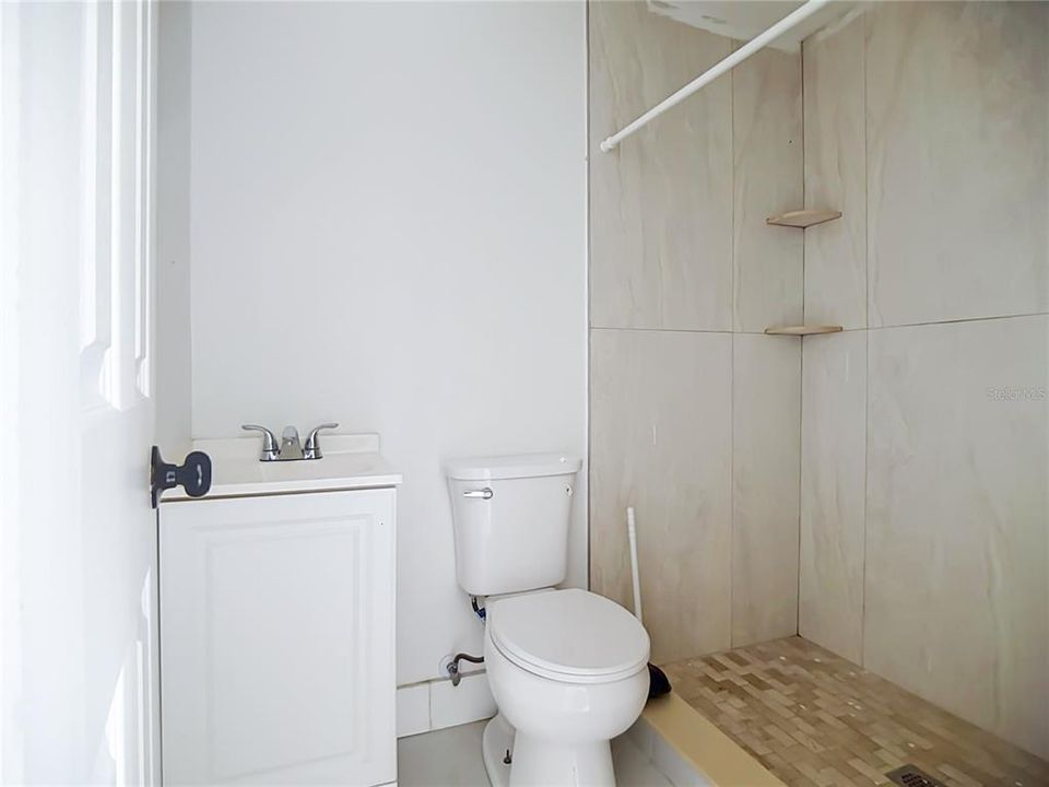 For Rent: $2,100 (5 beds, 3 baths, 1484 Square Feet)