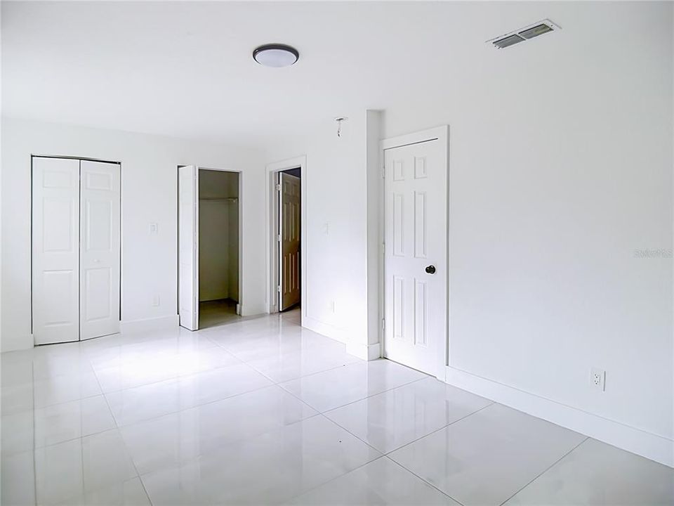 For Rent: $2,100 (5 beds, 3 baths, 1484 Square Feet)