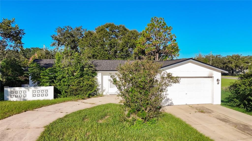 For Rent: $2,100 (5 beds, 3 baths, 1484 Square Feet)