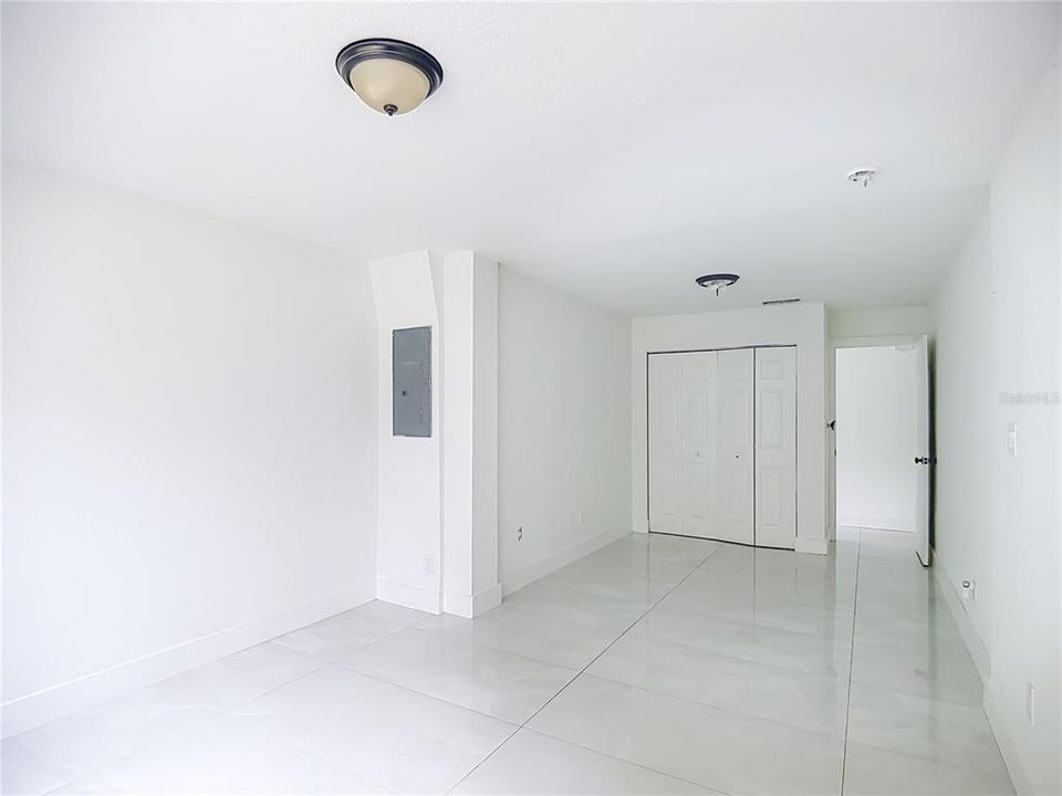 For Rent: $2,100 (5 beds, 3 baths, 1484 Square Feet)