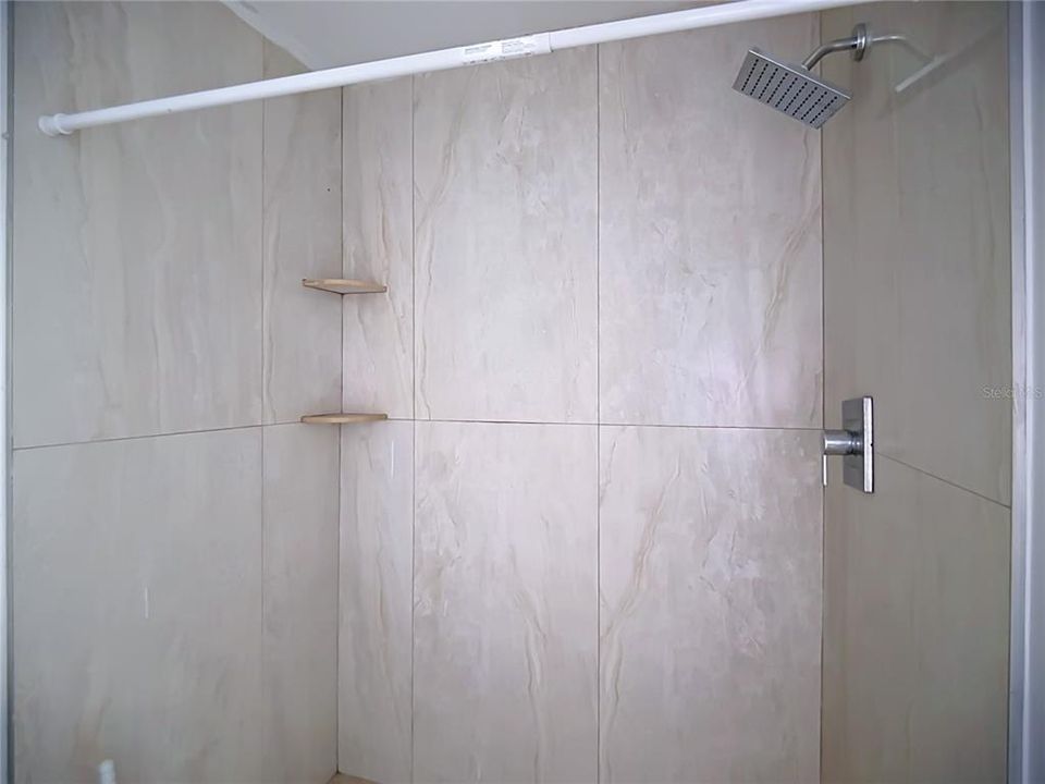 For Rent: $2,100 (5 beds, 3 baths, 1484 Square Feet)