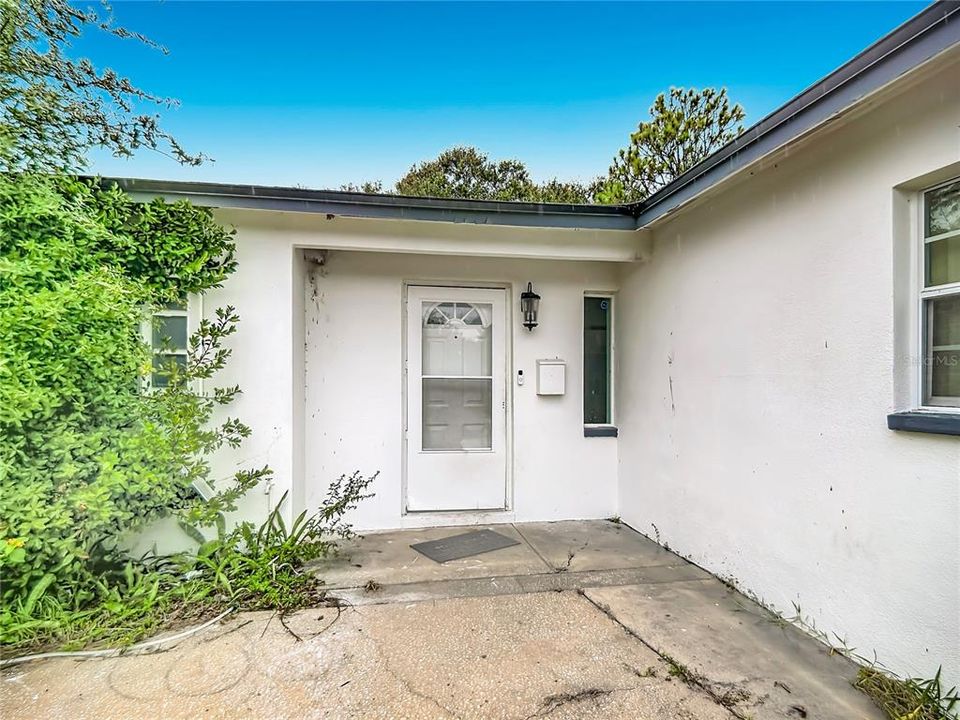For Rent: $2,100 (5 beds, 3 baths, 1484 Square Feet)