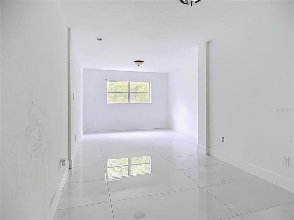 For Rent: $2,100 (5 beds, 3 baths, 1484 Square Feet)
