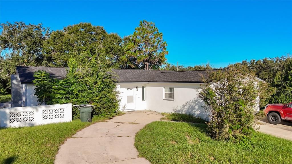 For Rent: $2,100 (5 beds, 3 baths, 1484 Square Feet)