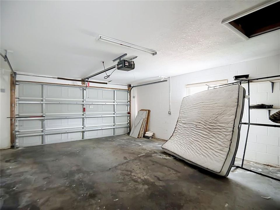 For Rent: $2,100 (5 beds, 3 baths, 1484 Square Feet)