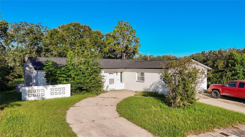 For Rent: $2,100 (5 beds, 3 baths, 1484 Square Feet)