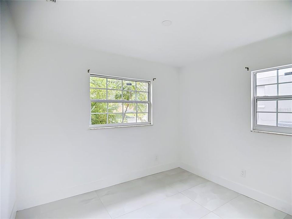 For Rent: $2,100 (5 beds, 3 baths, 1484 Square Feet)