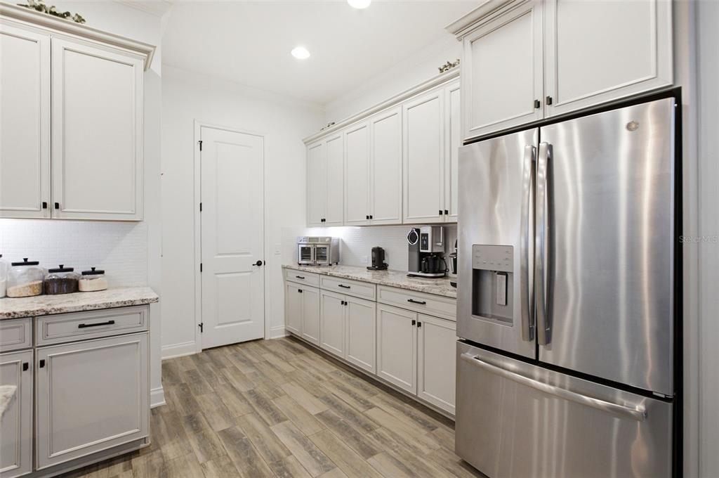 For Sale: $699,000 (3 beds, 2 baths, 2818 Square Feet)