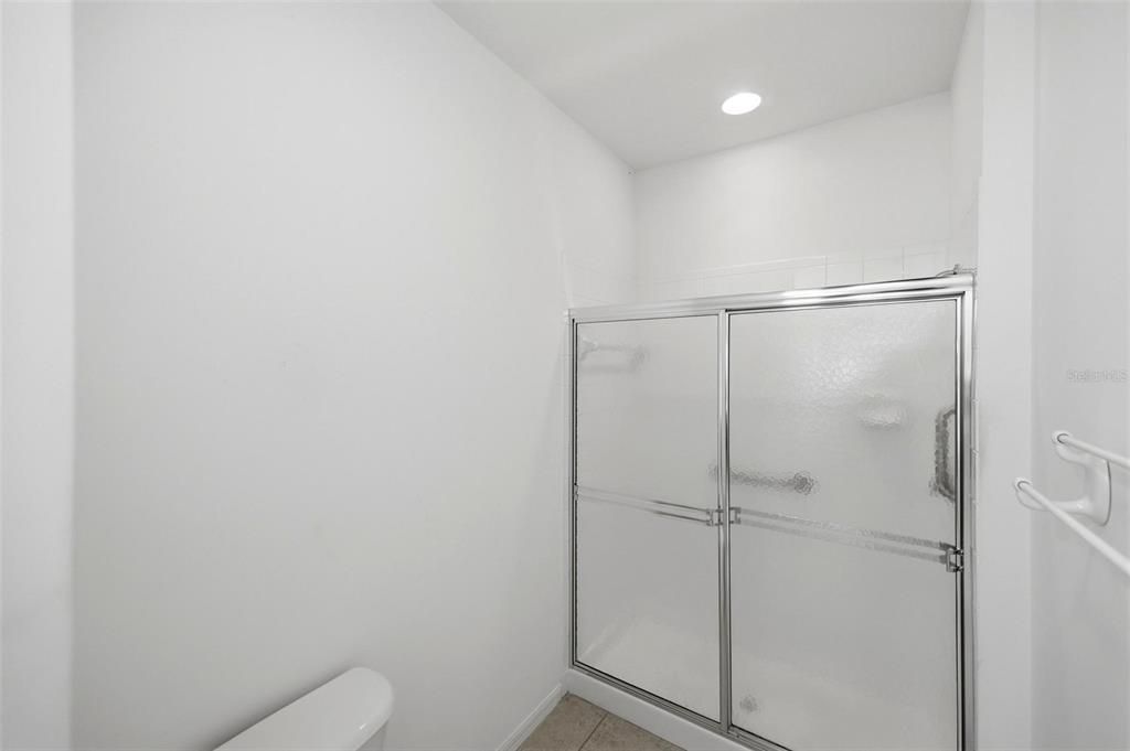 На продажу: $239,900 (2 спален, 2 ванн, 1190 Квадратных фут)