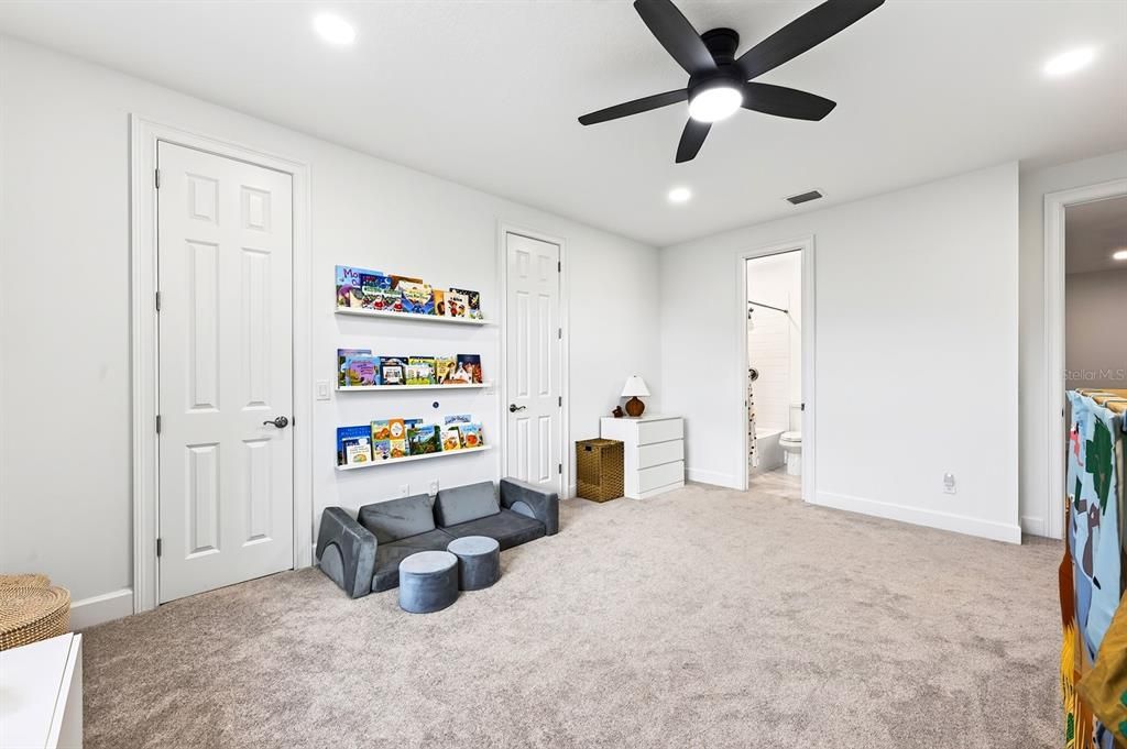 For Sale: $1,375,000 (4 beds, 4 baths, 4046 Square Feet)