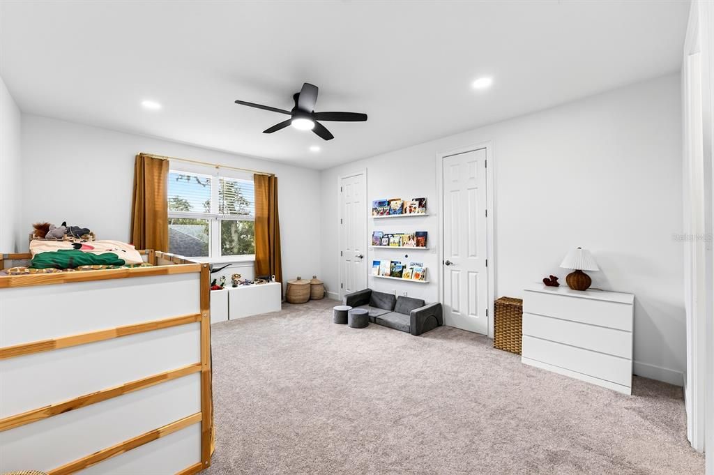 For Sale: $1,375,000 (4 beds, 4 baths, 4046 Square Feet)