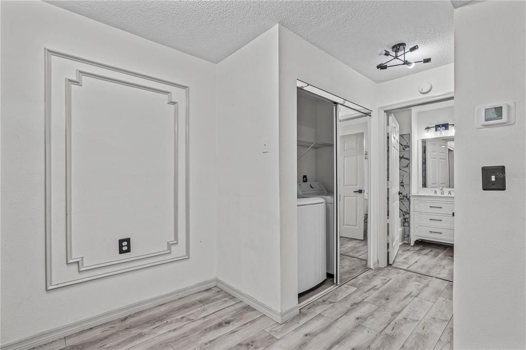 На продажу: $134,900 (2 спален, 2 ванн, 833 Квадратных фут)