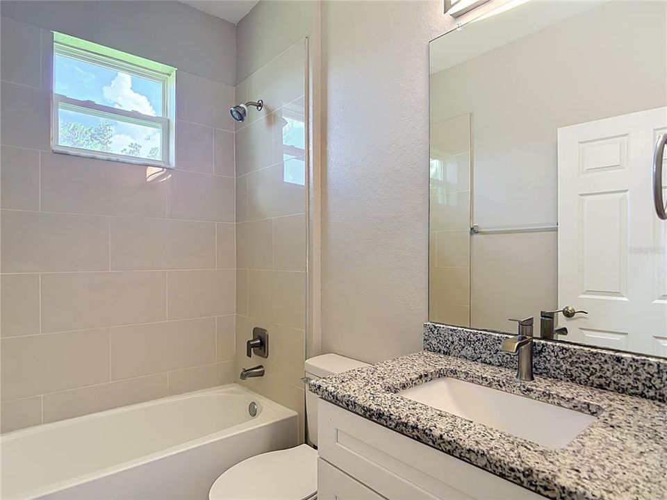 For Sale: $305,000 (3 beds, 2 baths, 1563 Square Feet)