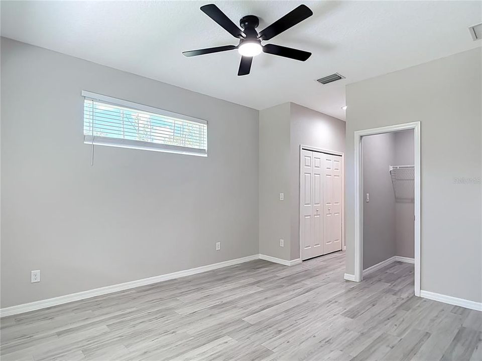 For Sale: $305,000 (3 beds, 2 baths, 1563 Square Feet)