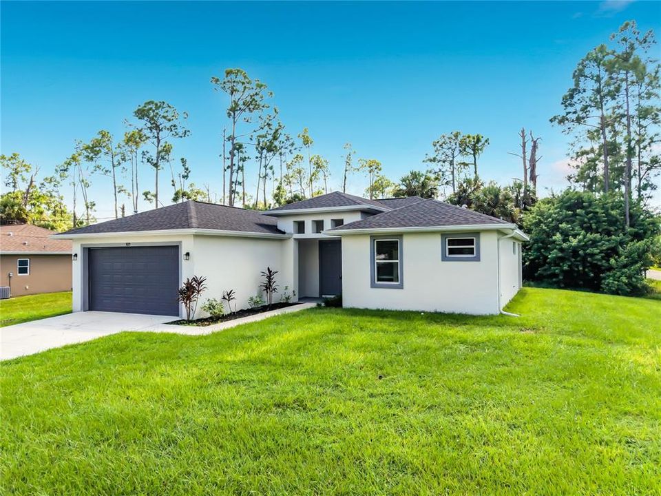 For Sale: $305,000 (3 beds, 2 baths, 1563 Square Feet)