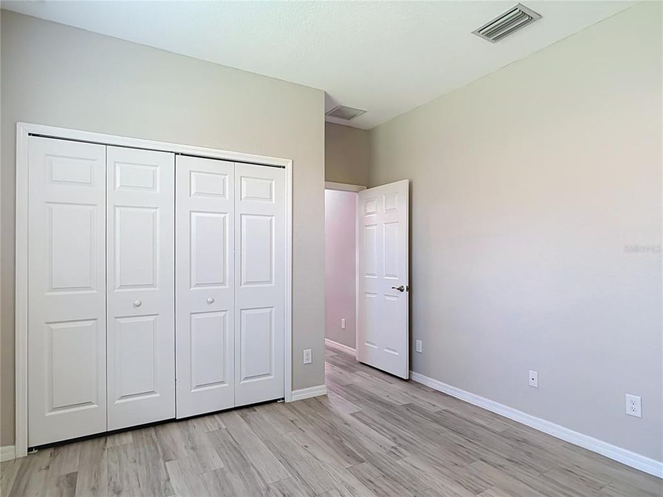 For Sale: $305,000 (3 beds, 2 baths, 1563 Square Feet)