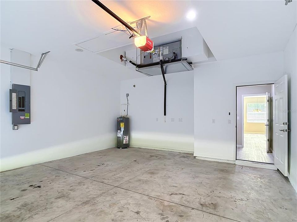 For Sale: $305,000 (3 beds, 2 baths, 1563 Square Feet)