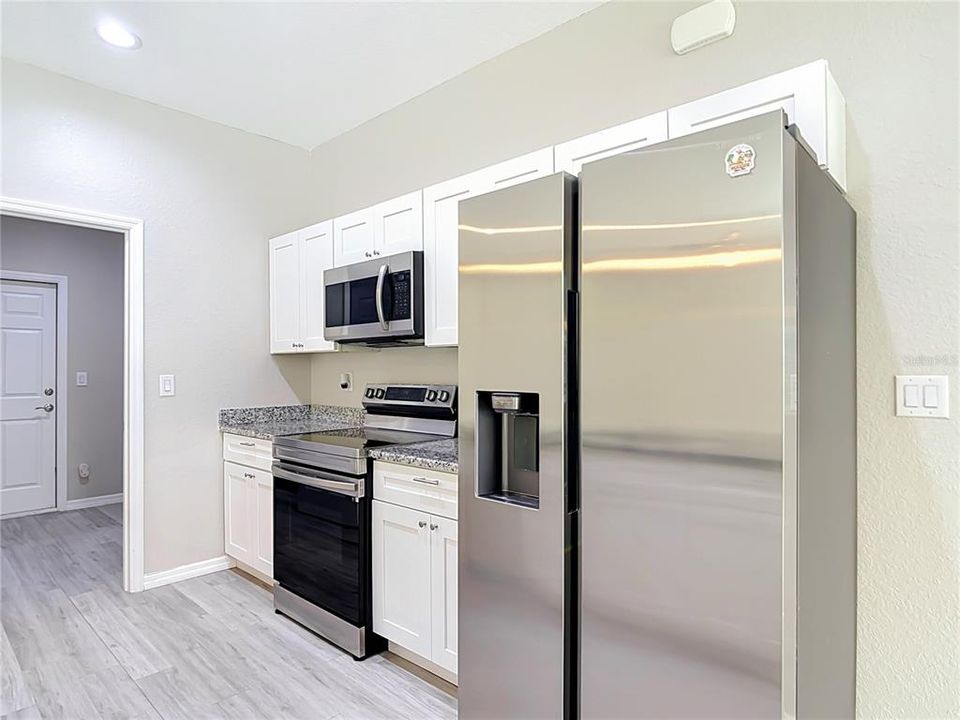 For Sale: $305,000 (3 beds, 2 baths, 1563 Square Feet)