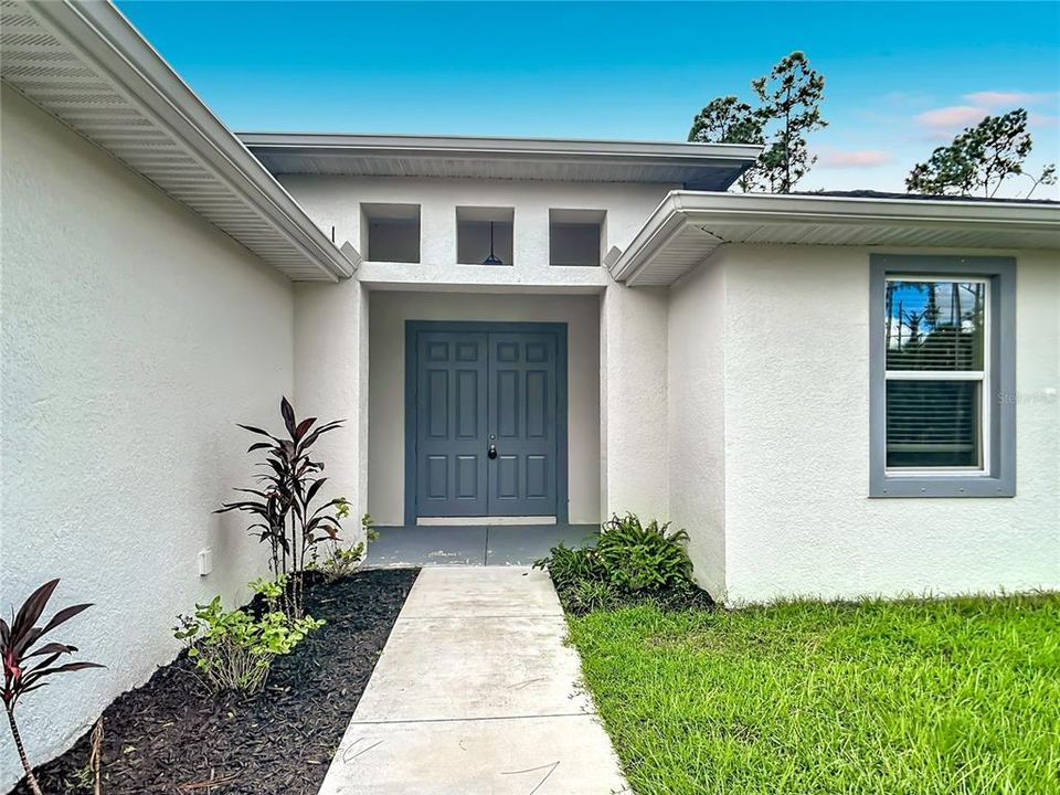 For Sale: $305,000 (3 beds, 2 baths, 1563 Square Feet)