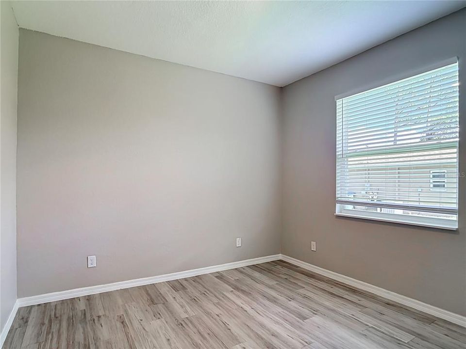 For Sale: $305,000 (3 beds, 2 baths, 1563 Square Feet)