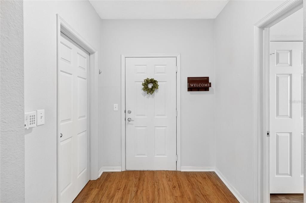 For Sale: $430,000 (3 beds, 3 baths, 1330 Square Feet)