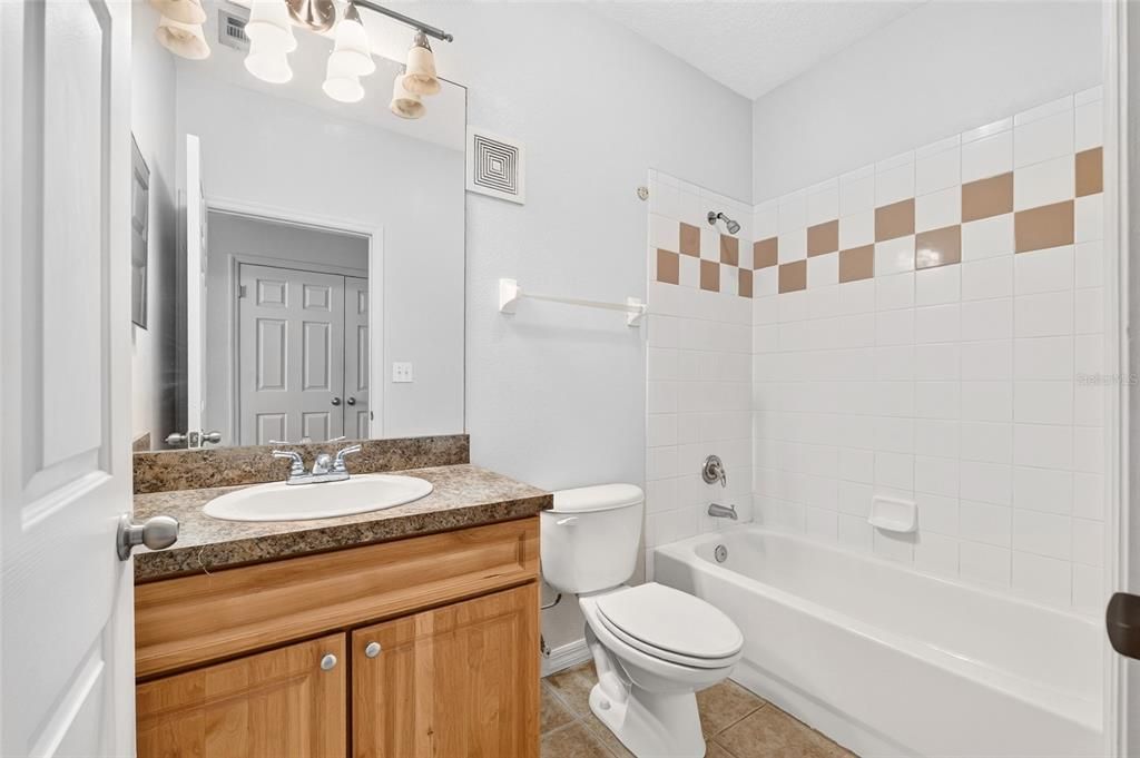 For Sale: $430,000 (3 beds, 3 baths, 1330 Square Feet)