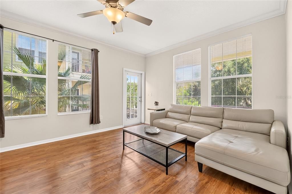 For Sale: $430,000 (3 beds, 3 baths, 1330 Square Feet)