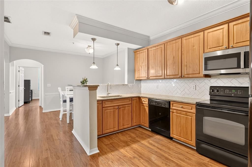 For Sale: $430,000 (3 beds, 3 baths, 1330 Square Feet)