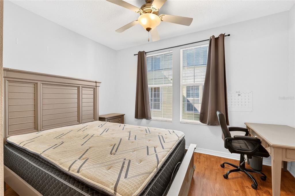 For Sale: $430,000 (3 beds, 3 baths, 1330 Square Feet)