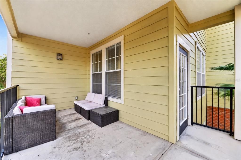For Sale: $430,000 (3 beds, 3 baths, 1330 Square Feet)