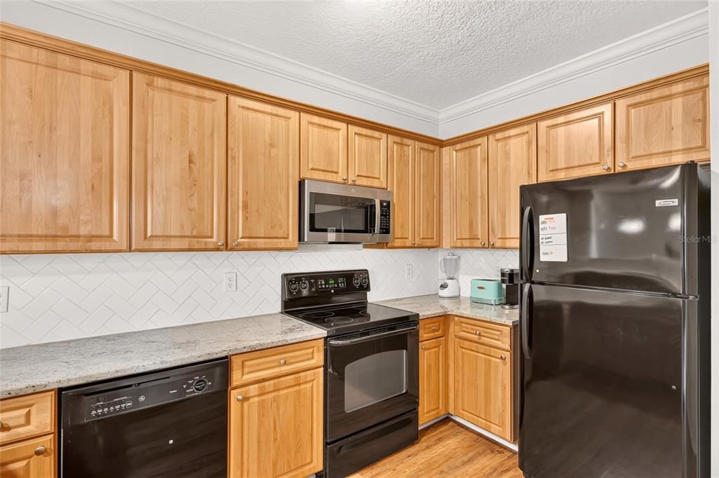For Sale: $430,000 (3 beds, 3 baths, 1330 Square Feet)