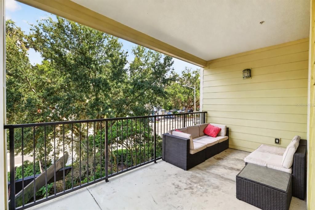 For Sale: $430,000 (3 beds, 3 baths, 1330 Square Feet)