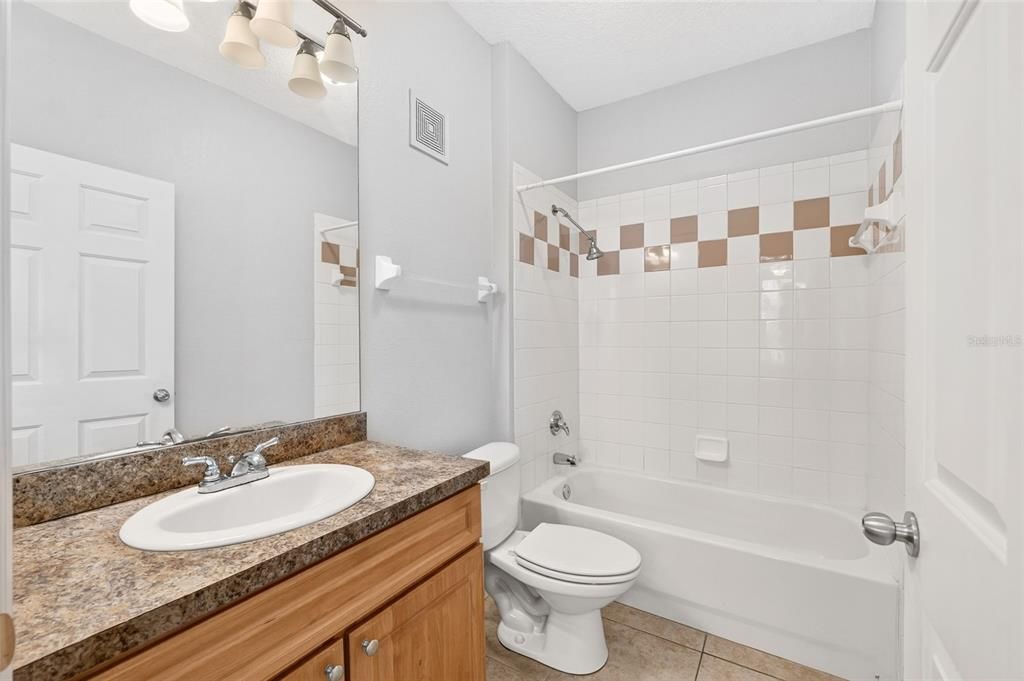 For Sale: $430,000 (3 beds, 3 baths, 1330 Square Feet)