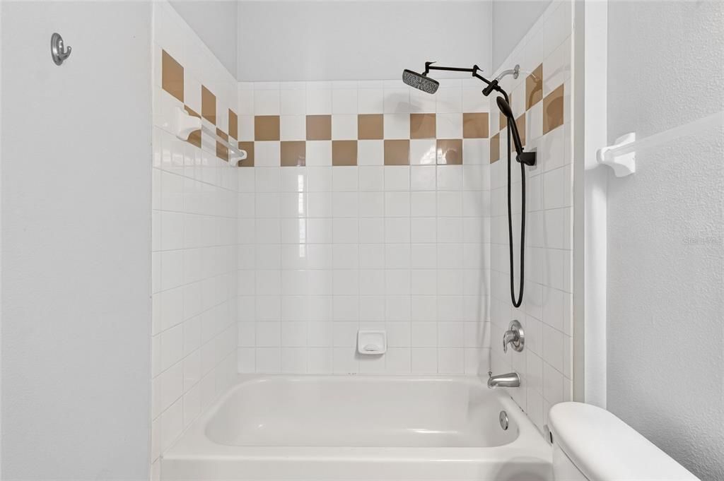 For Sale: $430,000 (3 beds, 3 baths, 1330 Square Feet)