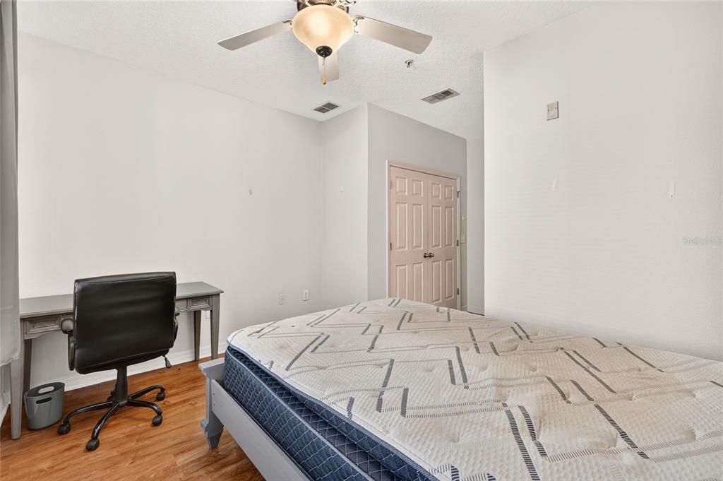 For Sale: $430,000 (3 beds, 3 baths, 1330 Square Feet)