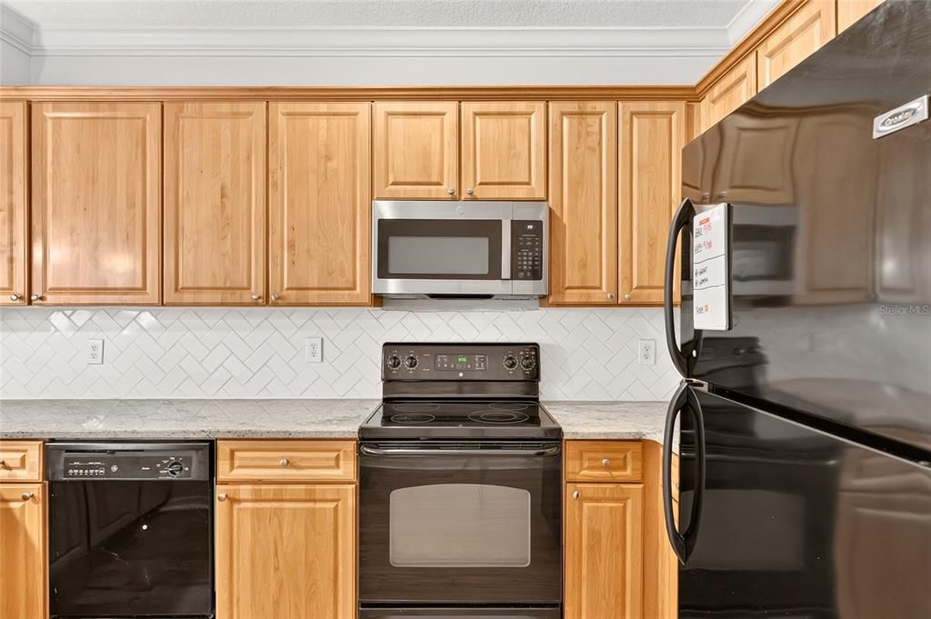 For Sale: $430,000 (3 beds, 3 baths, 1330 Square Feet)