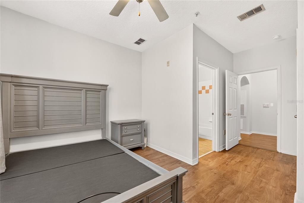 For Sale: $430,000 (3 beds, 3 baths, 1330 Square Feet)