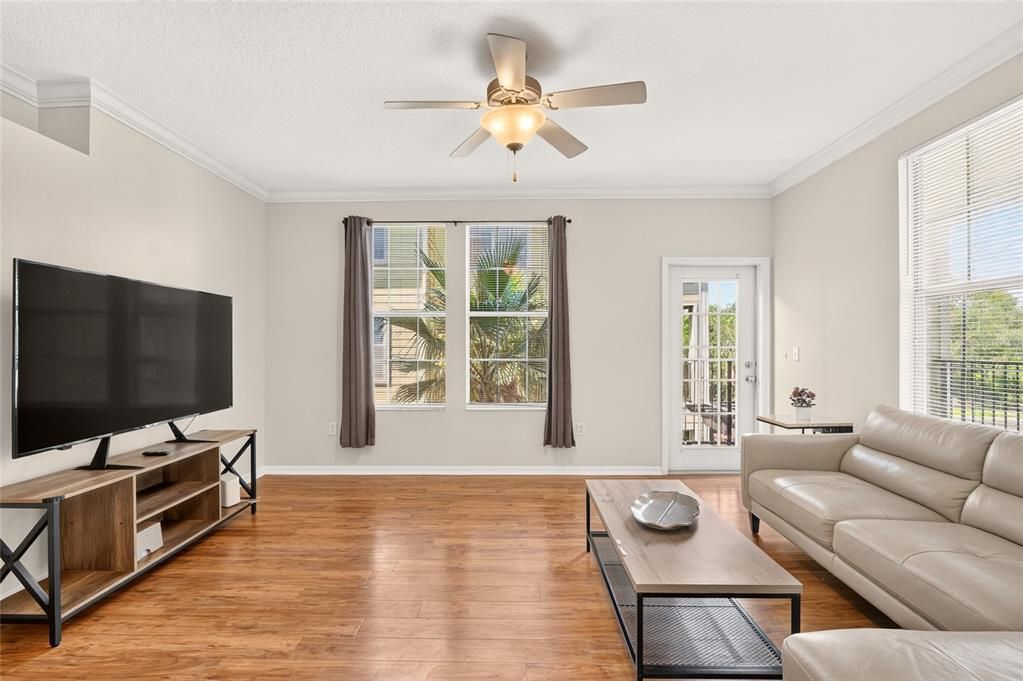 For Sale: $430,000 (3 beds, 3 baths, 1330 Square Feet)