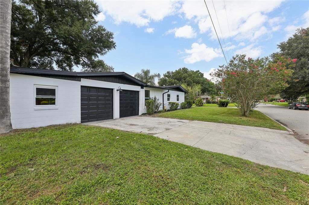 For Sale: $529,900 (4 beds, 2 baths, 1750 Square Feet)
