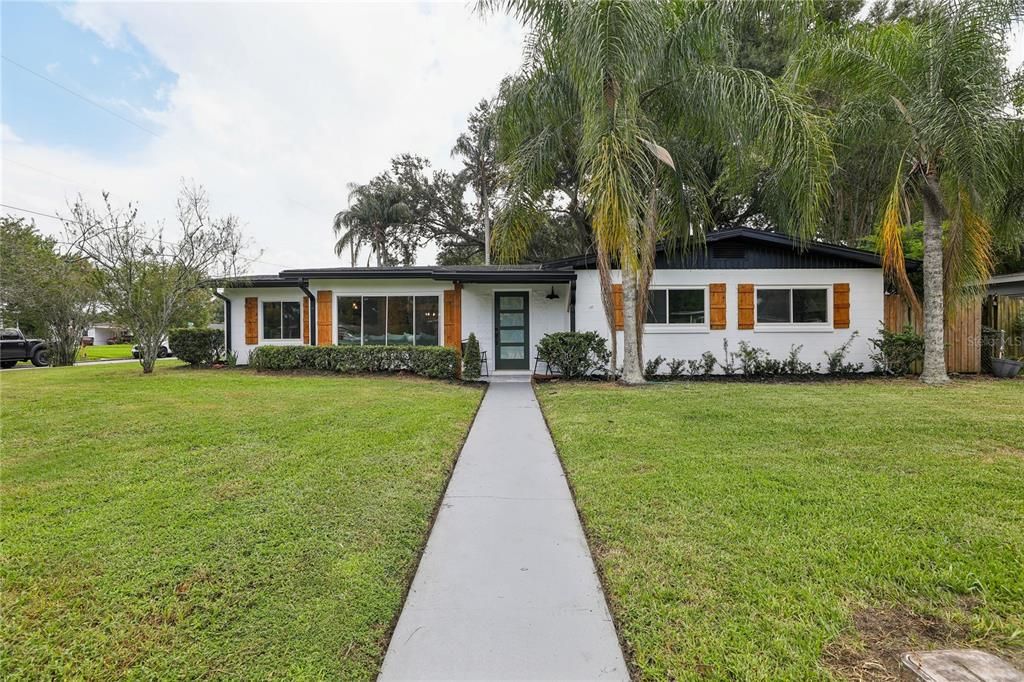 For Sale: $529,900 (4 beds, 2 baths, 1750 Square Feet)