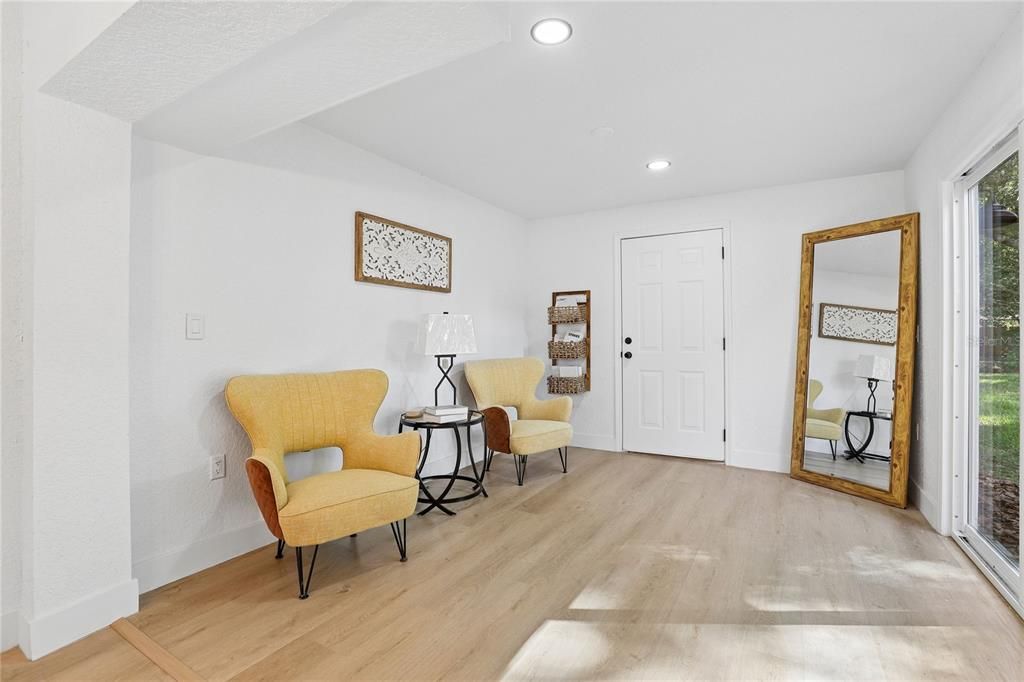For Sale: $529,900 (4 beds, 2 baths, 1750 Square Feet)