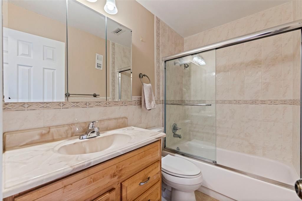 For Sale: $184,900 (2 beds, 2 baths, 1250 Square Feet)