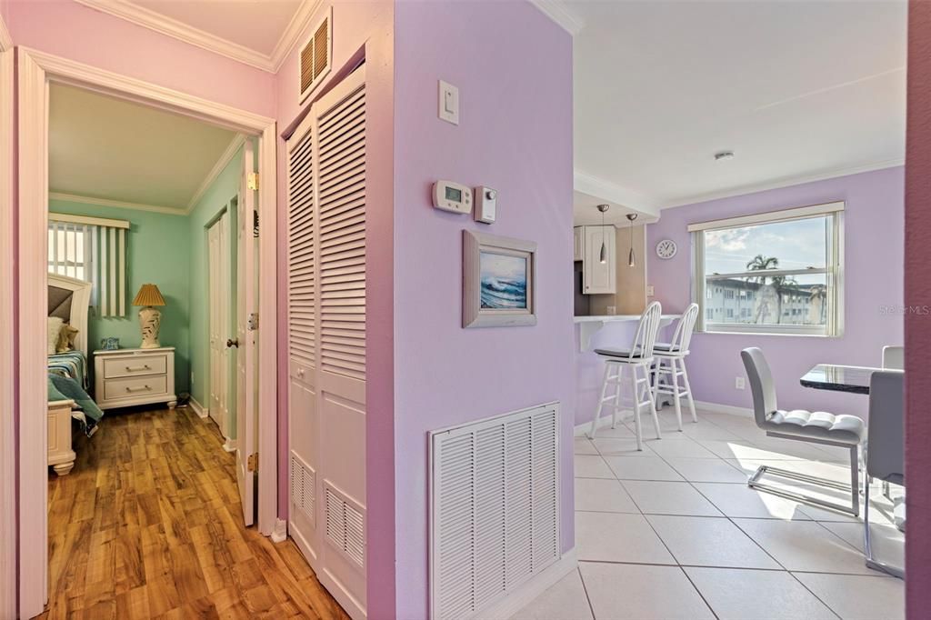 For Sale: $184,900 (2 beds, 2 baths, 1250 Square Feet)