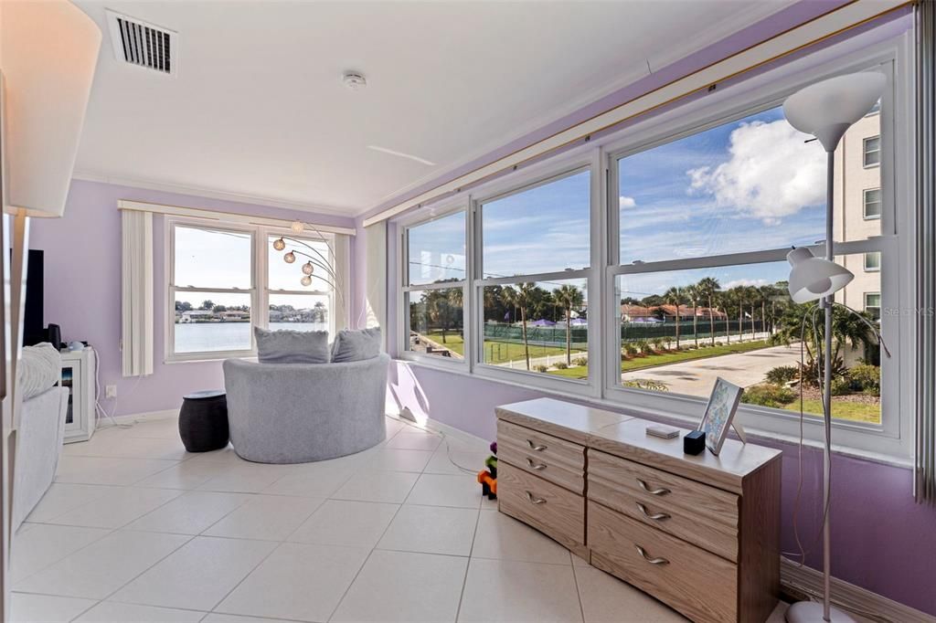 For Sale: $184,900 (2 beds, 2 baths, 1250 Square Feet)