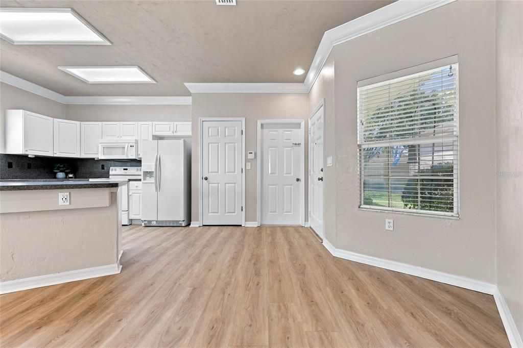 For Sale: $279,000 (3 beds, 2 baths, 1380 Square Feet)