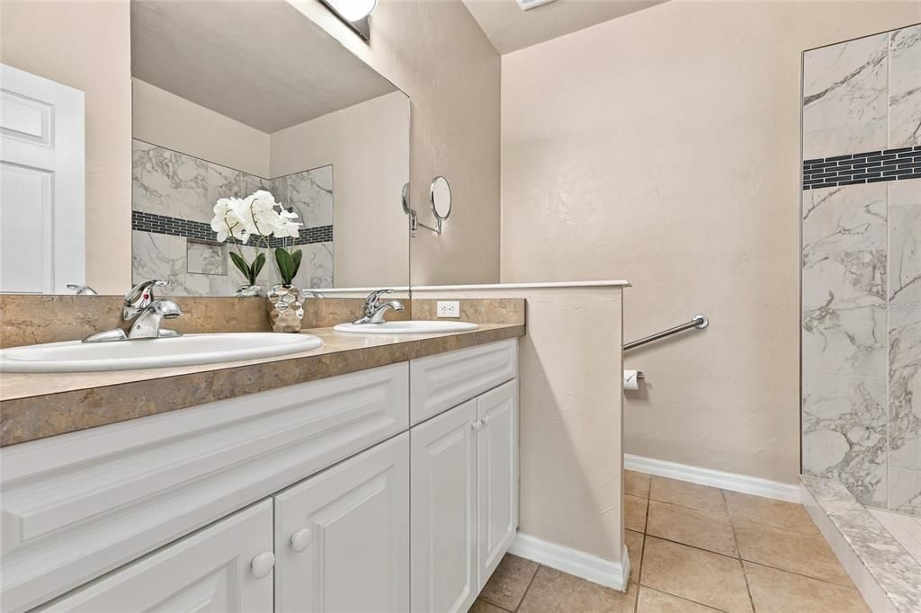 For Sale: $279,000 (3 beds, 2 baths, 1380 Square Feet)