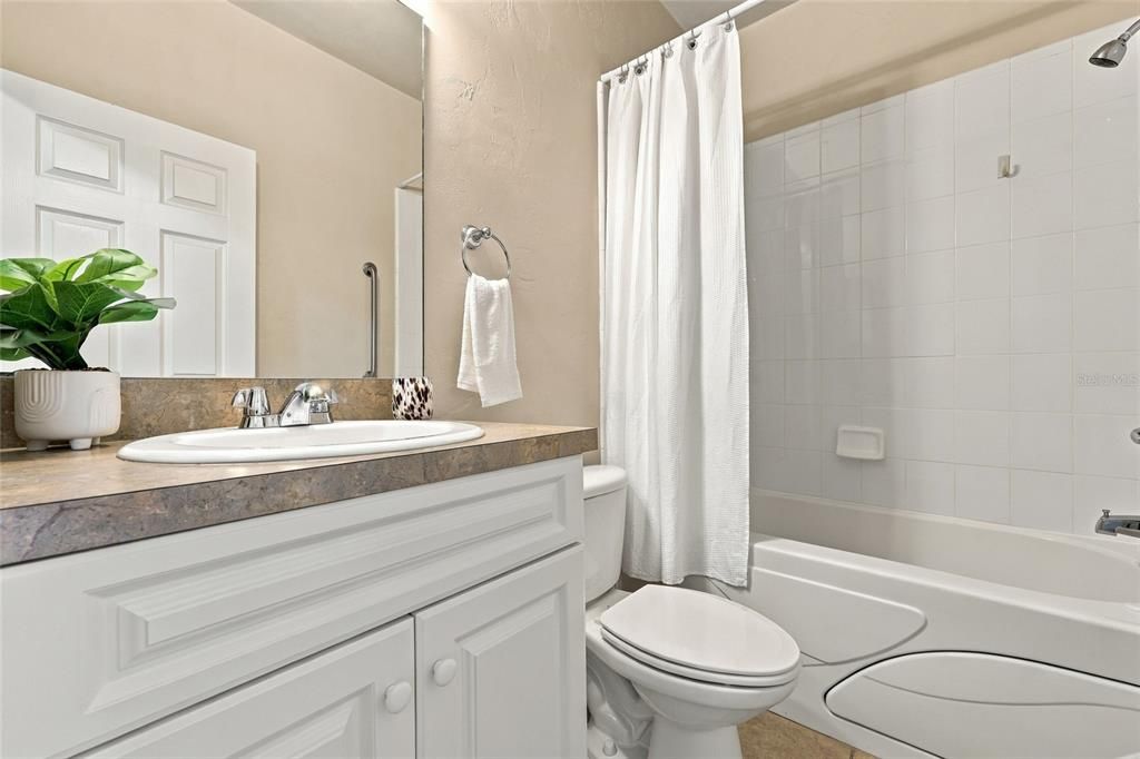 For Sale: $279,000 (3 beds, 2 baths, 1380 Square Feet)
