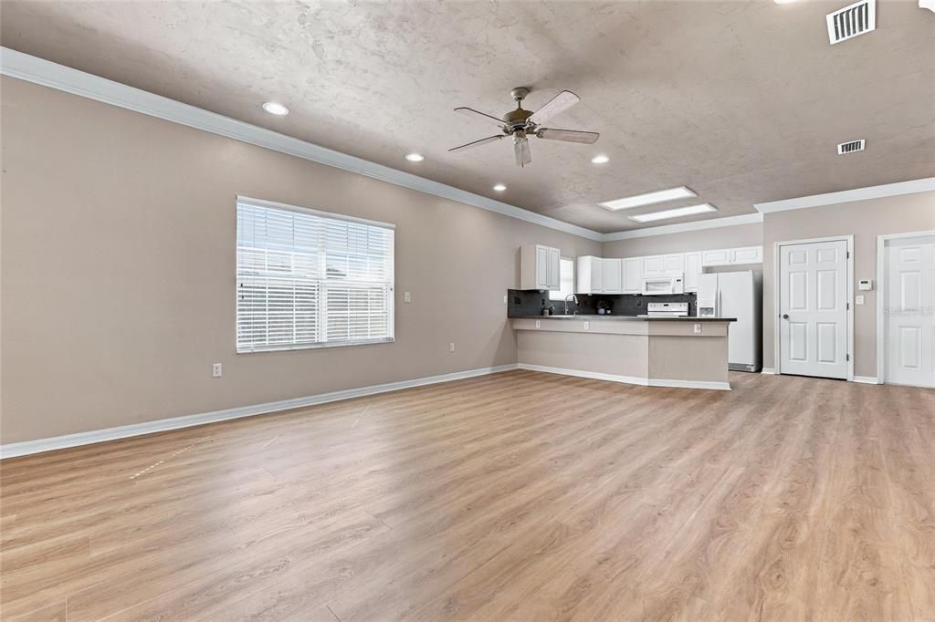 For Sale: $279,000 (3 beds, 2 baths, 1380 Square Feet)